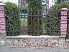 Сварные заборы с кирпичными столбами 80 метров фото в Ожерелье